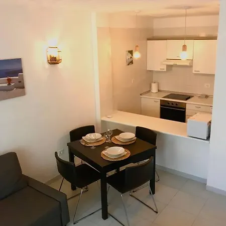 Centrale, Piscina E Vista Mare Apartment